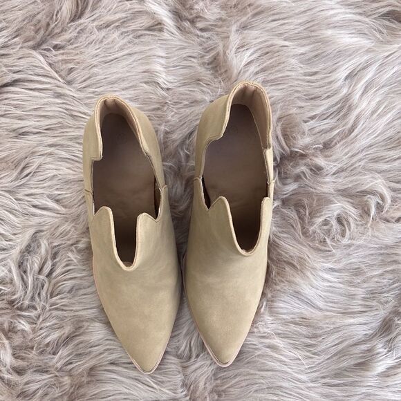 Laicigo Pointed Mirror Toe Cutout Slip on Faux Leather Beige Heeled Ankle Bootie - Picture 8 of 16